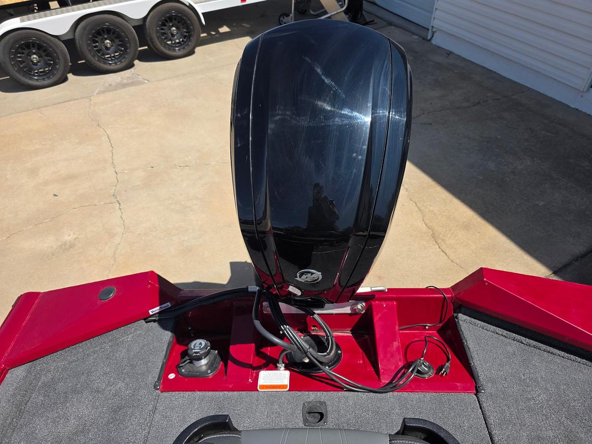 Used 2024 Bass Tracker Pro Team 175