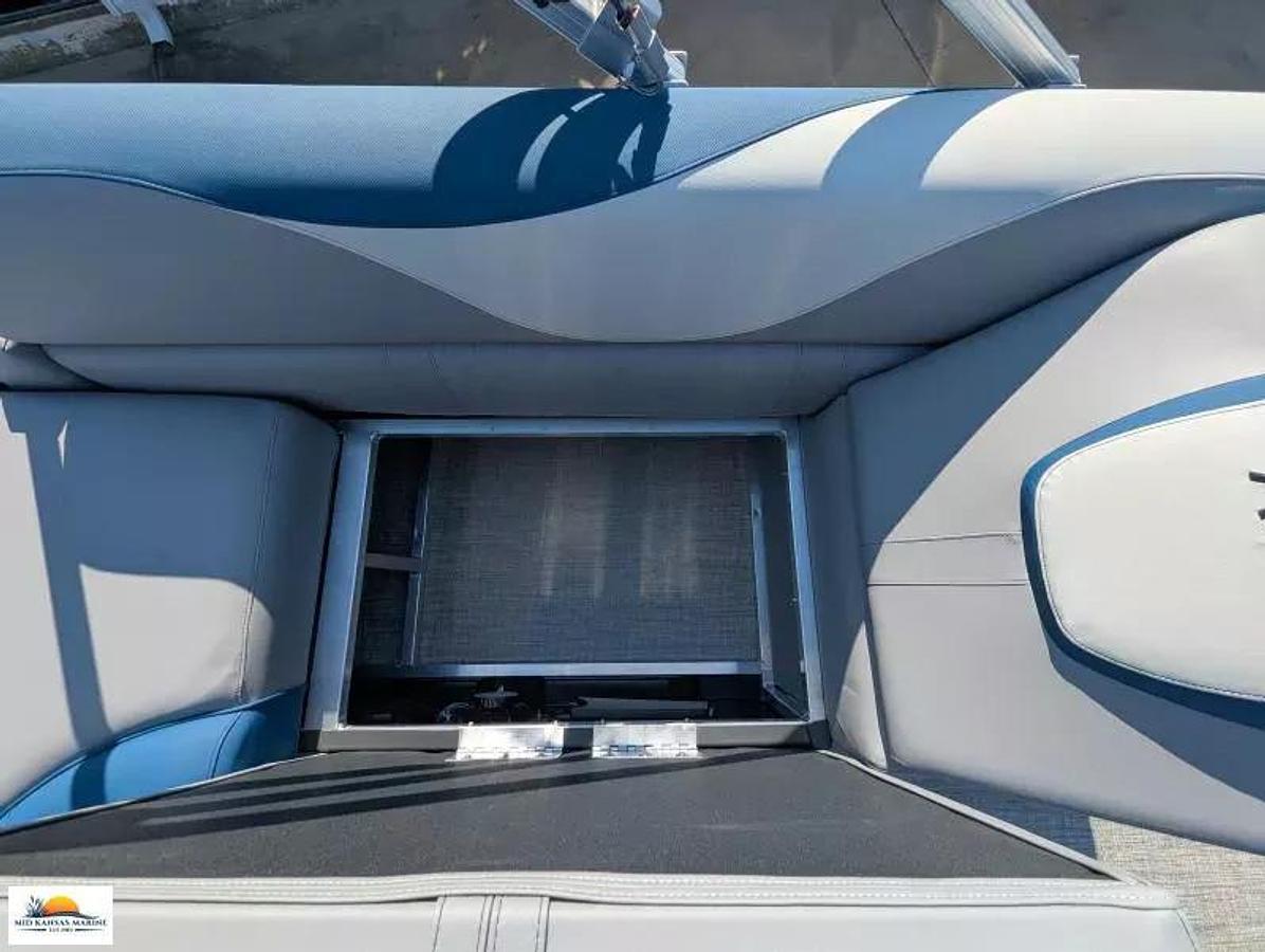 2026 Avalon 2185 LSZ Cruise Rear Bench Tritoon