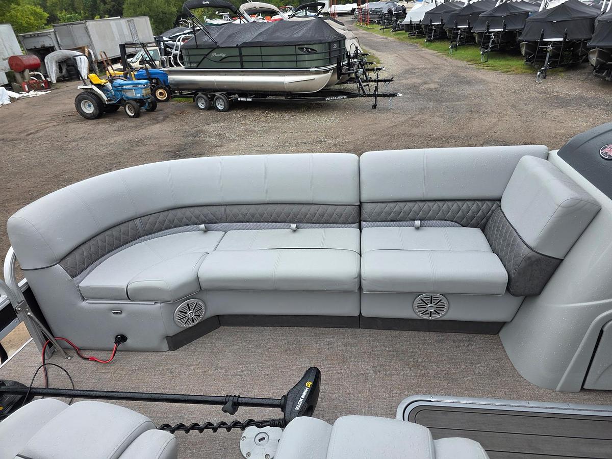 Used 2023 Ranger RP 223 FC Tritoon