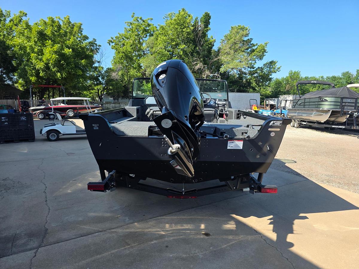 2027 Lund 1875 Impact XS Sport