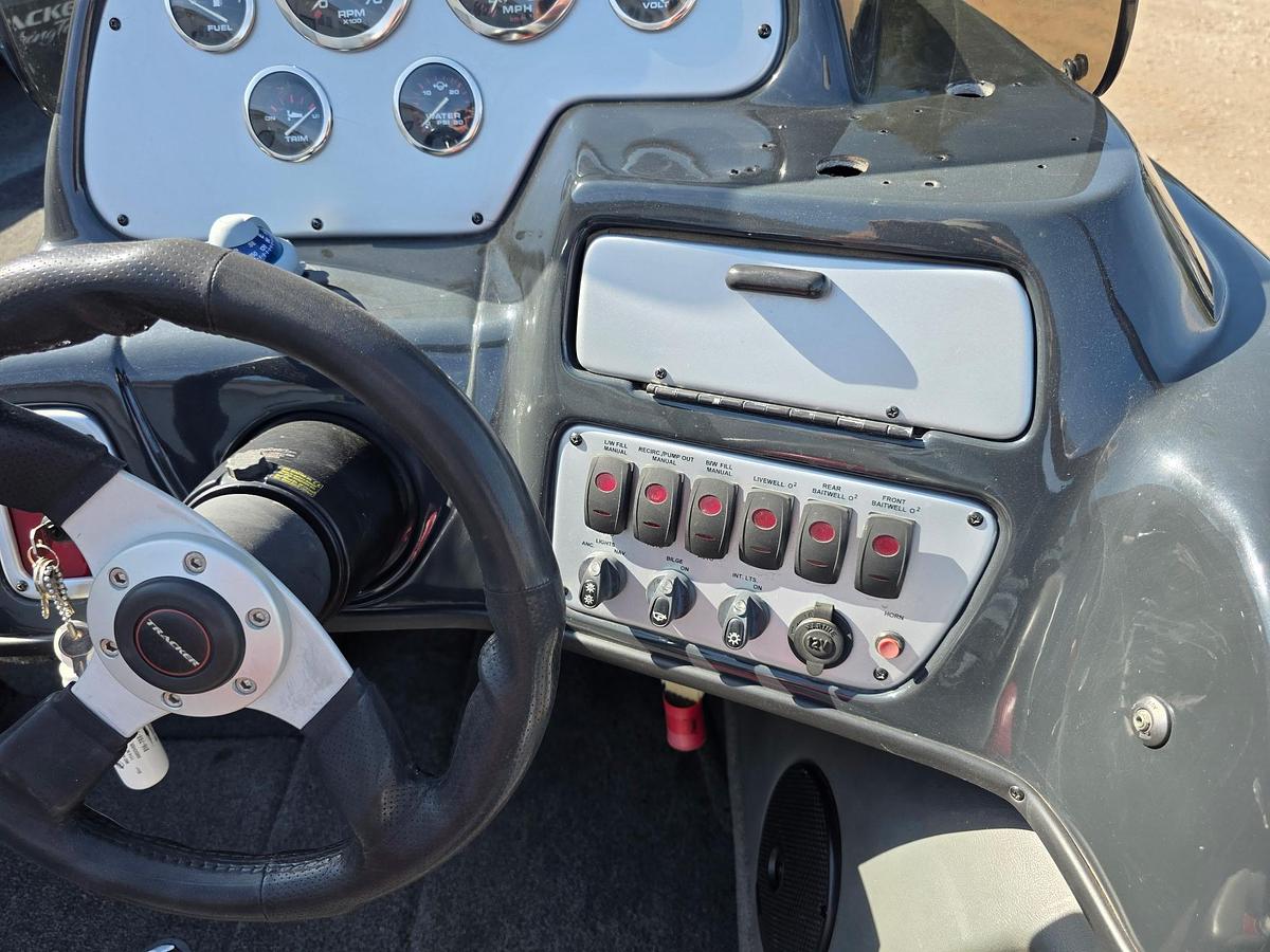 Used 2007 Tracker Tundra 18