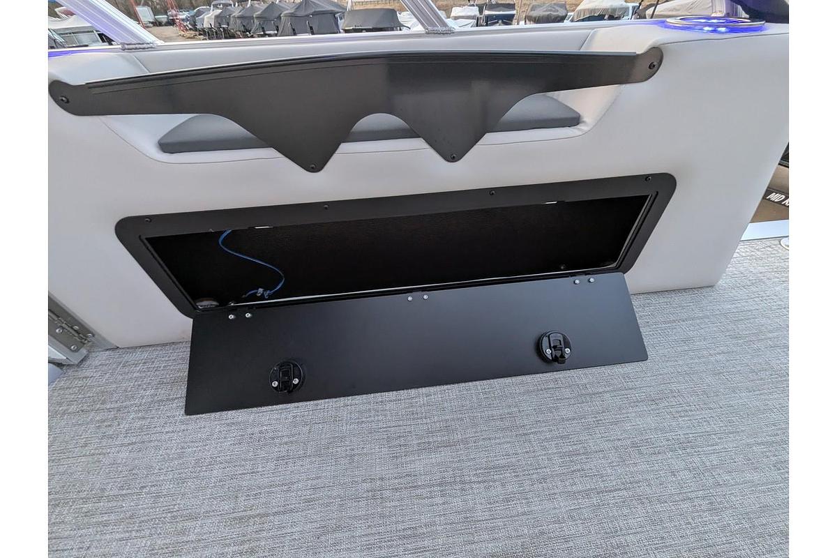 2026 Avalon 2385 LSZ Versatile Rear Bench
