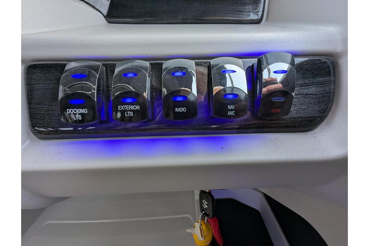2026 Avalon 2385 LSZ Versatile Rear Bench