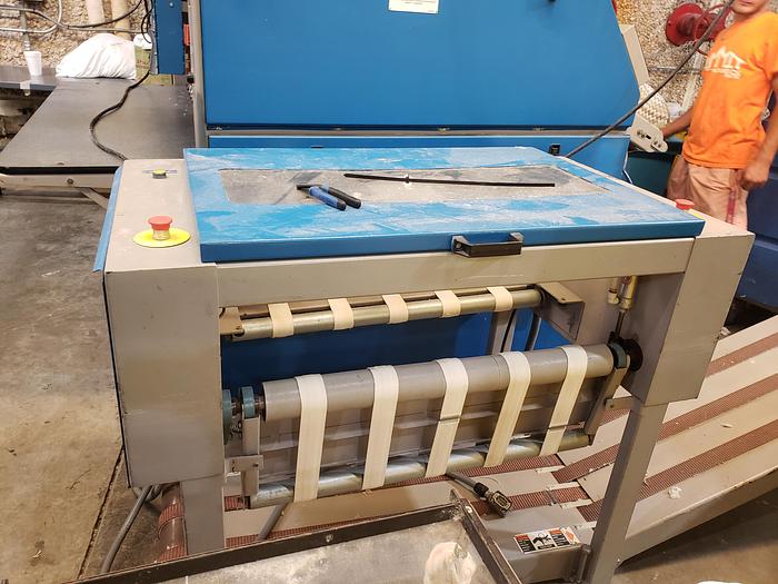 Used 2017 CHICAGO BLANKET FOLDER WITH STACKER