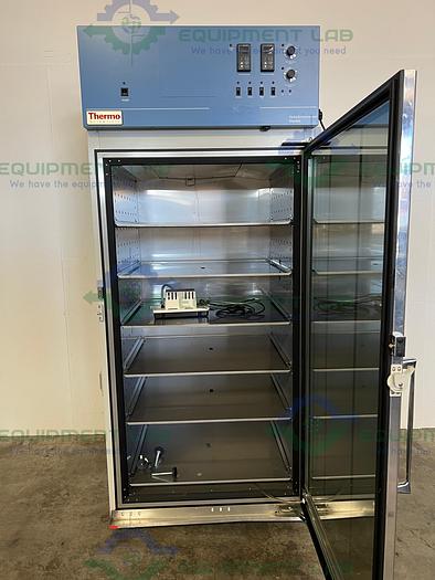 Used Thermo Fisher 3940 Refrigerated Incubator w/ Humidity 29 Cu Ft., 0° to 60°C