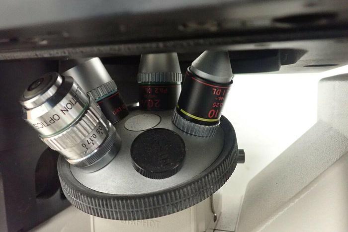 Used Nikon Diaphot Inverted Microscope with 4 Objectives HMC20 LWD 0.4NA 160/0-2