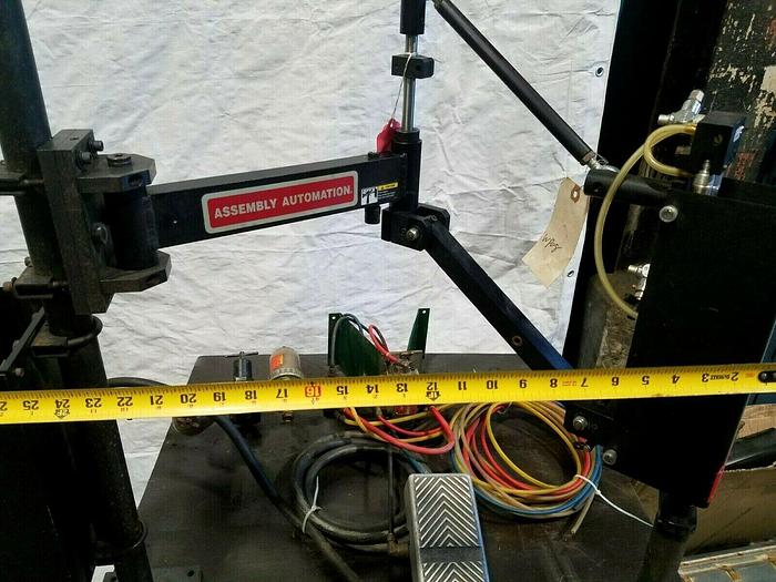 Used Assembly Automation Automatic Screwing Fastening Device with Ergonomic Arm