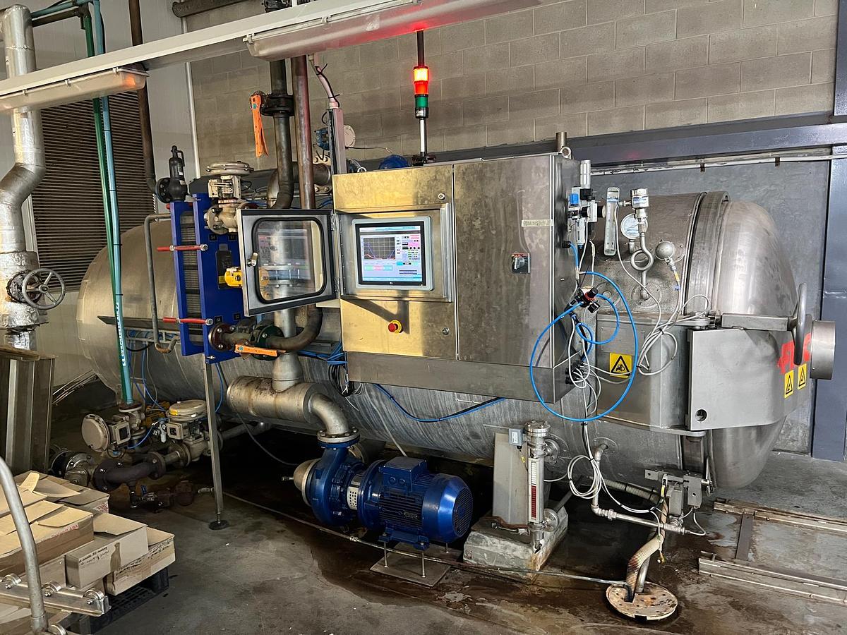 Used 2002 FMC Food Tech 5 basket retort