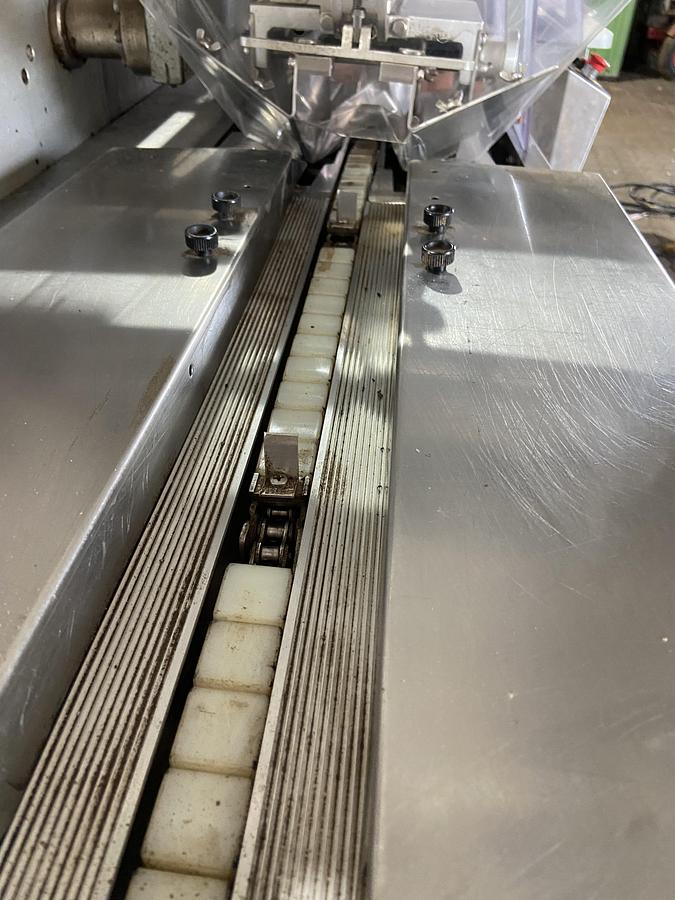 Used FUJI FW 3400 ALPHA 2 High Speed Horizontal Form, Fill & Seal Machine