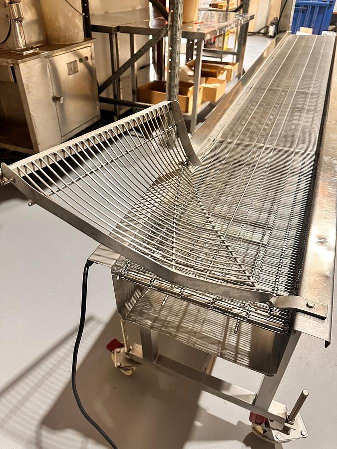 Used JC DESIGNS CONTINUOUS GAS FIRED DEEP FRYER