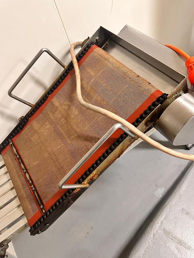 Used JC DESIGNS CONTINUOUS GAS FIRED DEEP FRYER