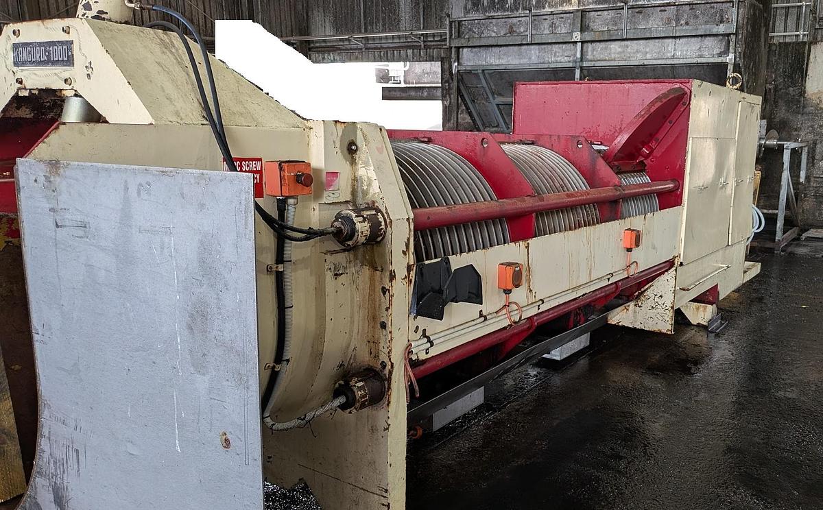 Used MARZOLA KANGURO - 1000 PROGRESSIVE DRAINING GRAPE PRESS