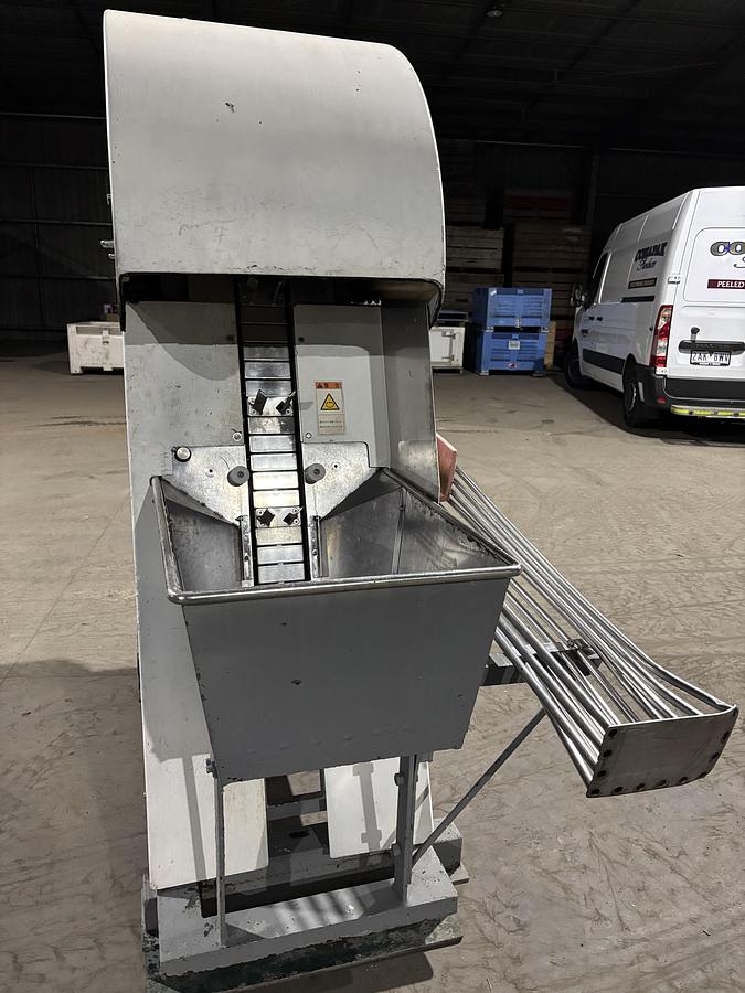 Used NAKAYAKOGYO Onion Peeler