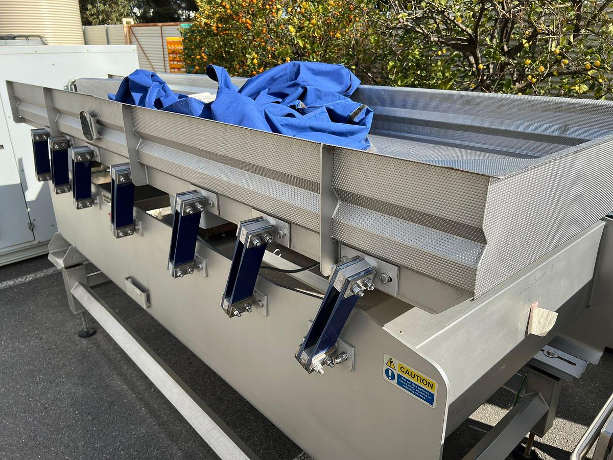 Used KEY TECHNOLOGY Shaker Transfer Conveyor