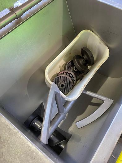 Used 2010 THOMPSON MIXER MINCER 900M 900M