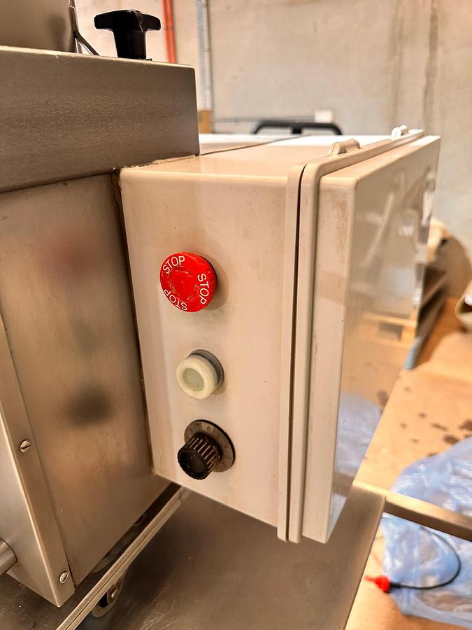 Used DEIGHTON  FORMATIC PATTY FORMER