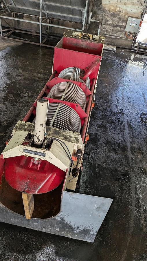 Used MARZOLA KANGURO - 1000 PROGRESSIVE DRAINING GRAPE PRESS
