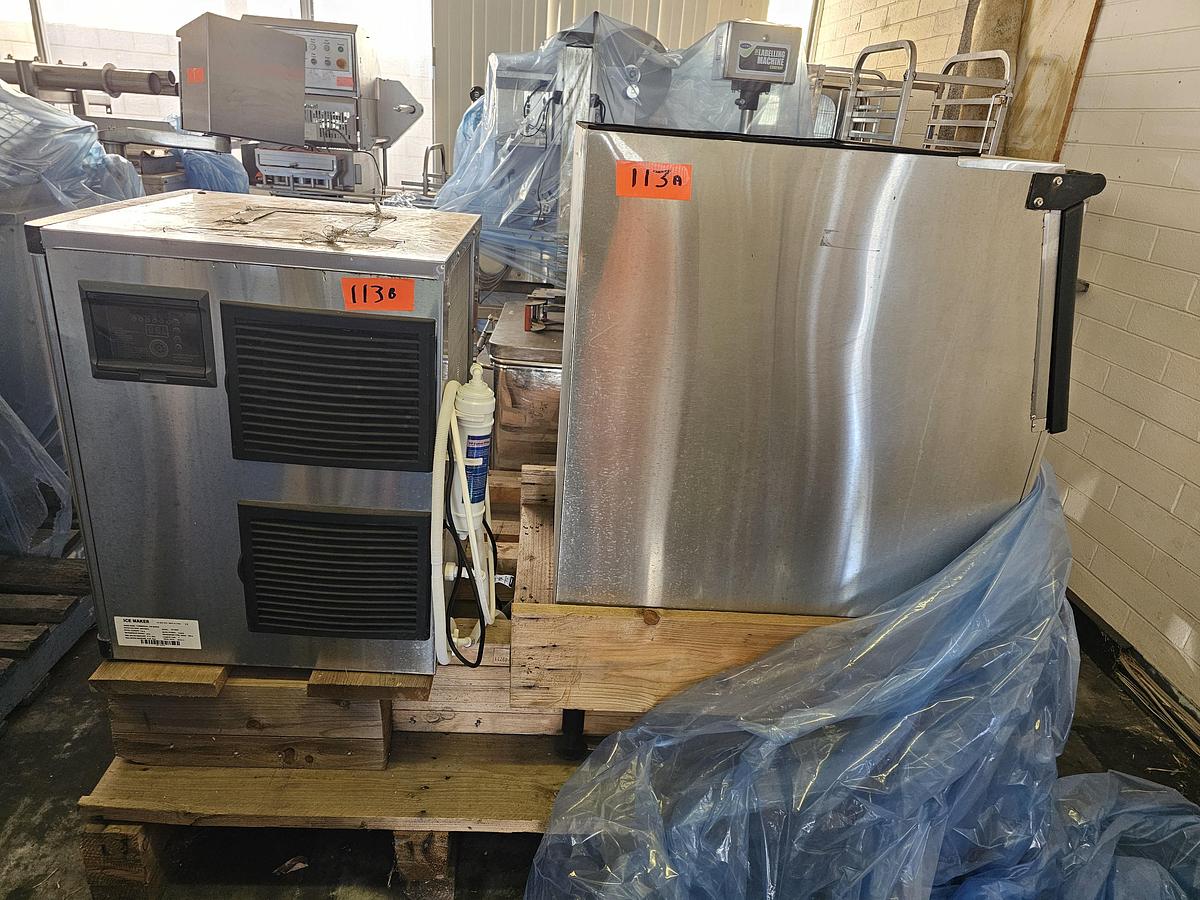 Used COMMERCIAL ICE MAKER
