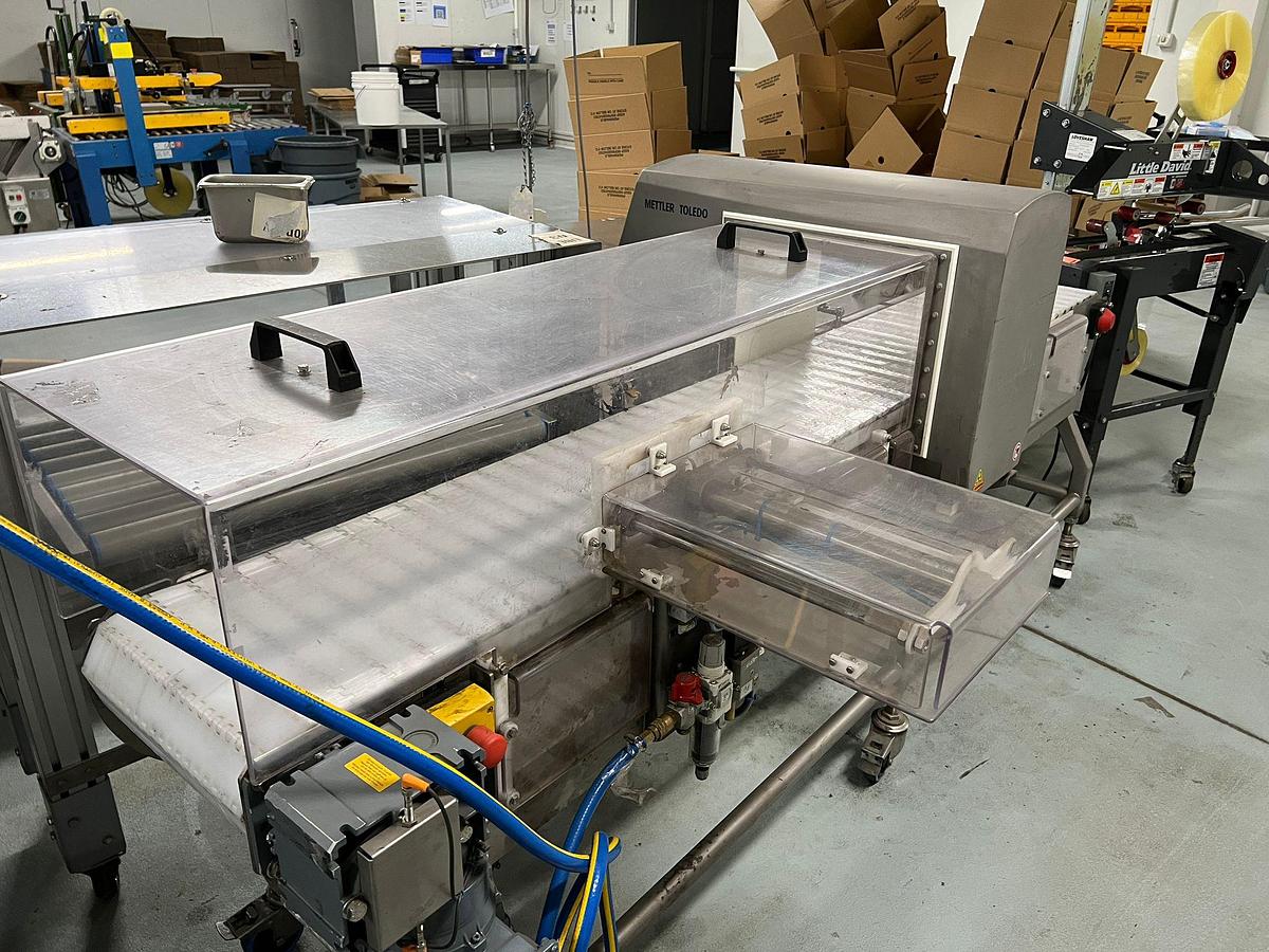 Used 2017 METTLER TOLEDO METAL DETECTOR
