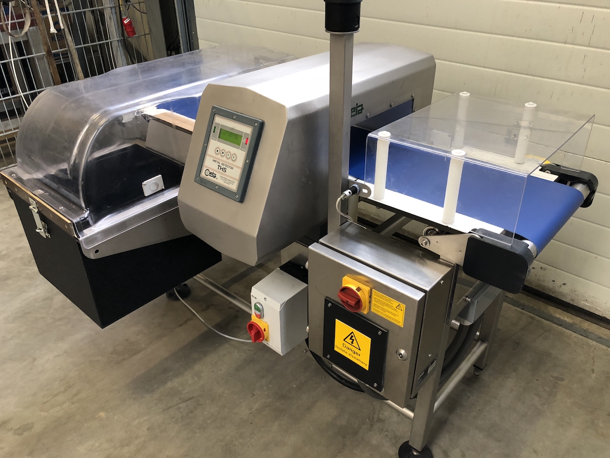 Used Ceia metal-detector with automatic reject system