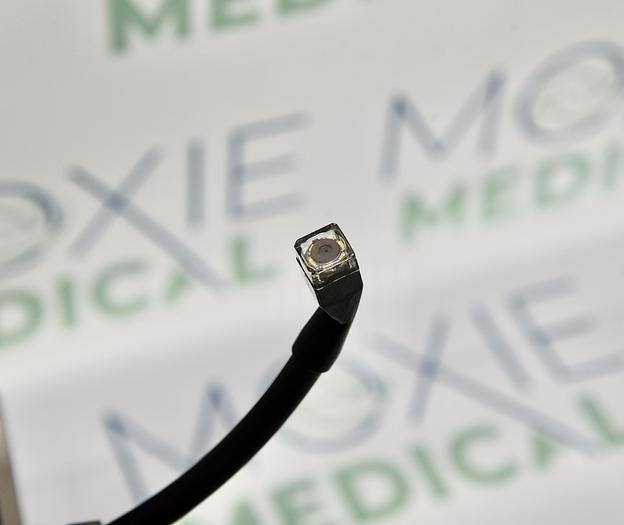 VERATHON GLIDESCOPE 0231-0003 GVL WITH MONITOR, ADULT 3-4 BATON 0570-0185 AND POWER CABLE