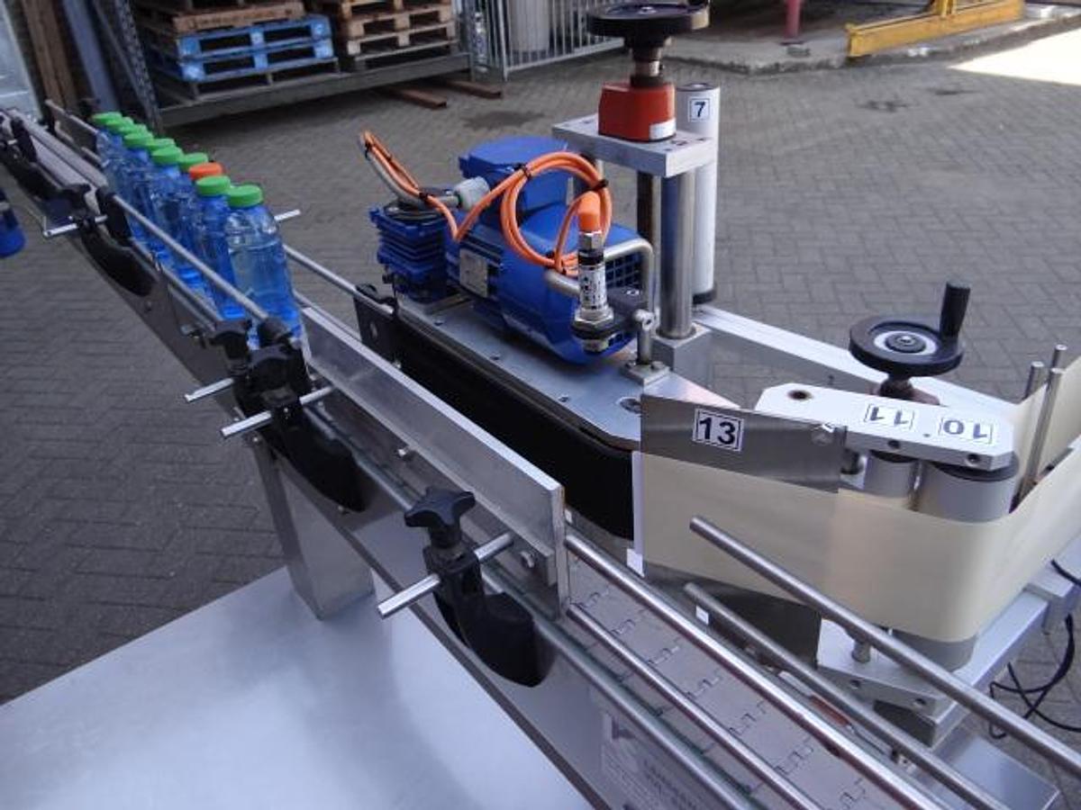 Gebruikt Automatic selfadhesive labeler spot or wrap around