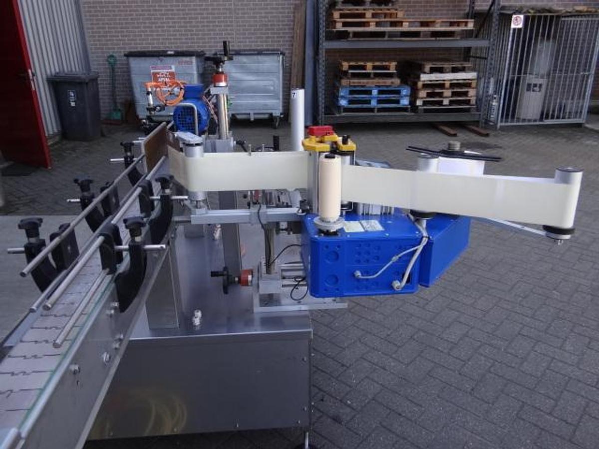 Gebruikt Automatic selfadhesive labeler spot or wrap around