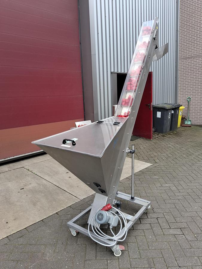Gebruikt Upfeed cap conveyor Sneyders