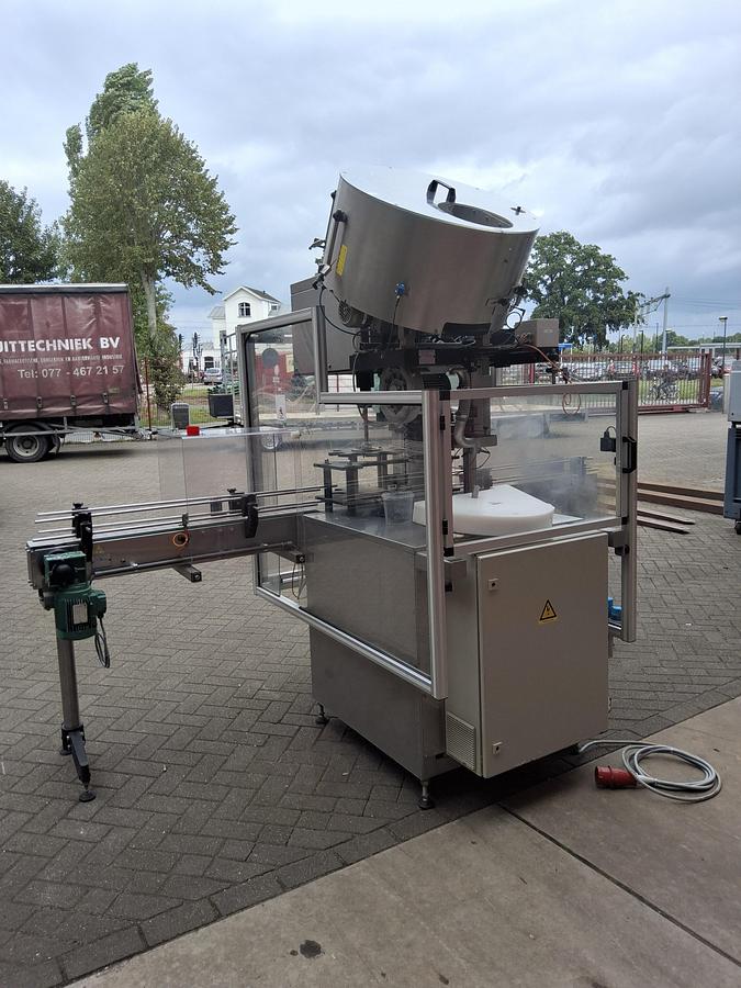 Gebruikt Press and screw capper Sneyders