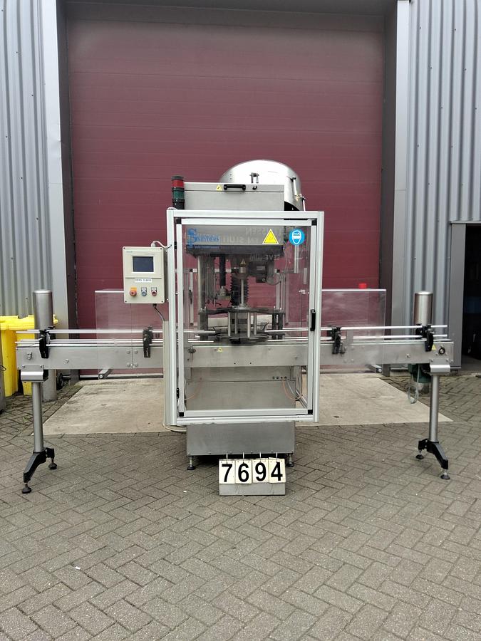 Gebruikt Press and screw capper Sneyders