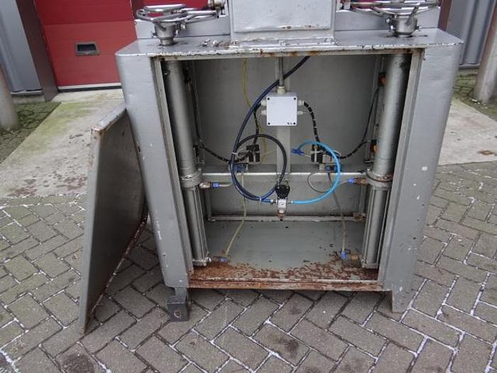 Used cabbage decorer 2 station