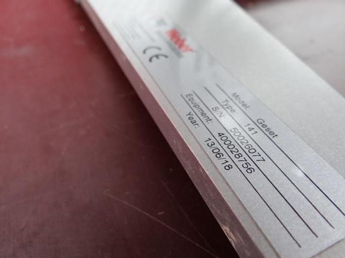 Used Semi automatic labeler for round containers