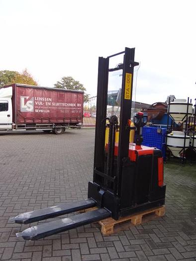 Used Pallet Stacker electric BT