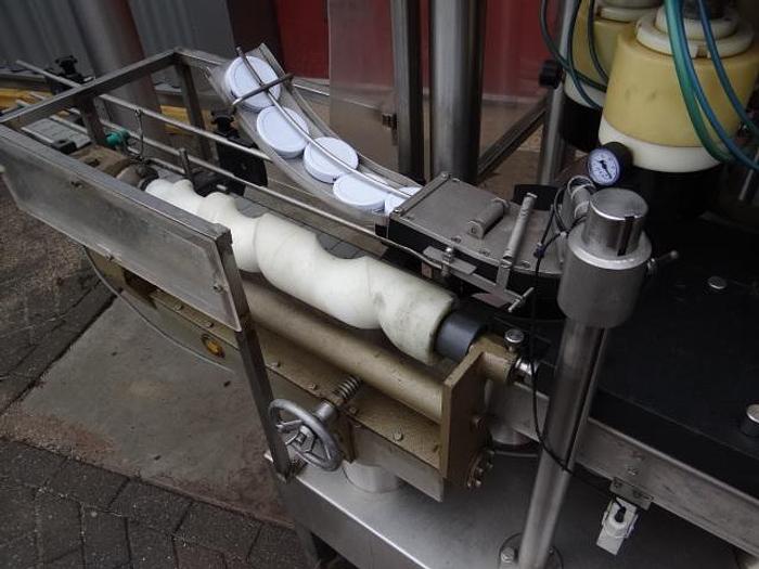 Used Calumatic MTV-6 vacum capper