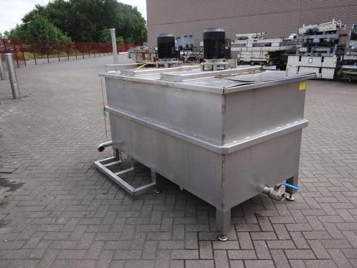 Gebruikt Brine mixing tank with double agitator