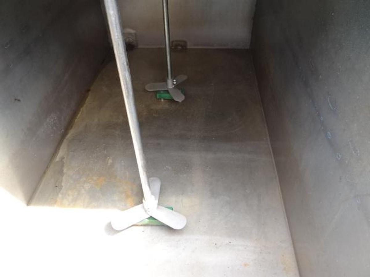 Gebruikt Brine mixing tank with double agitator