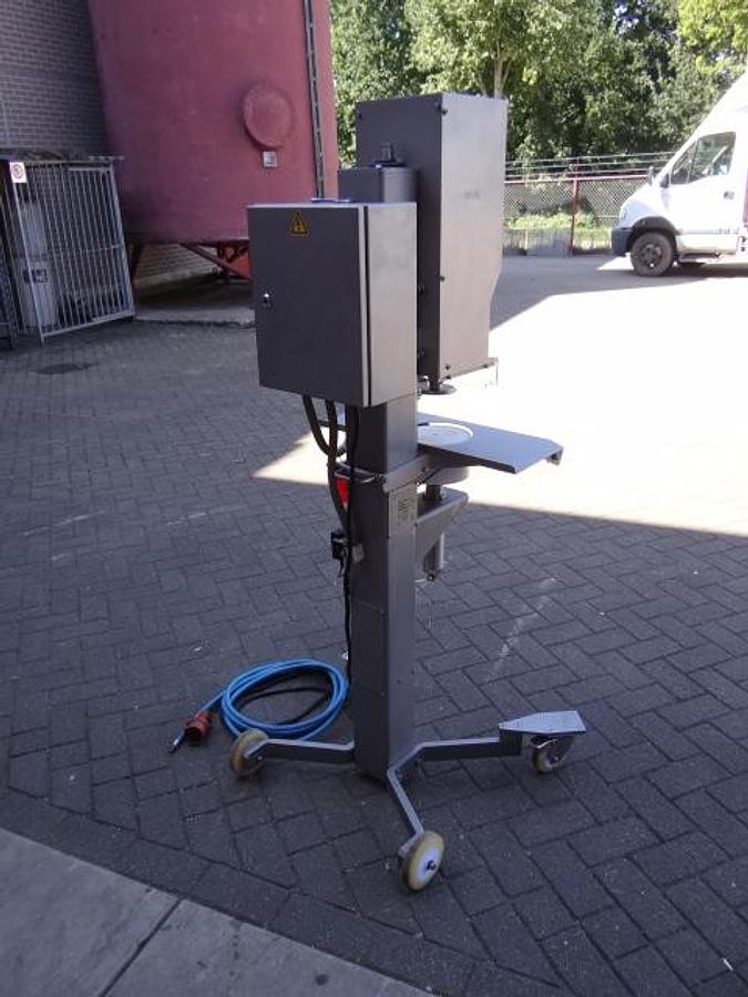 Gebruikt Lanico V110P H semi automatic Can seamer