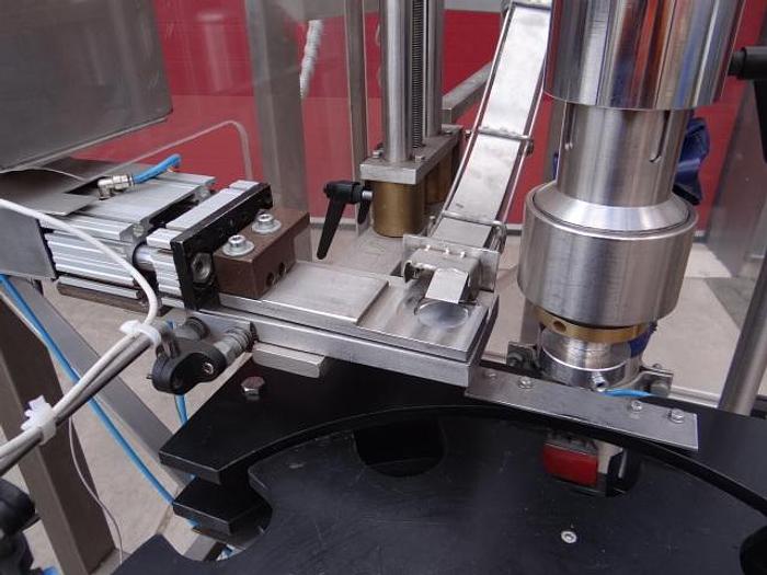 Used 1998 Pencon B.V DAV-1 pick and place capper