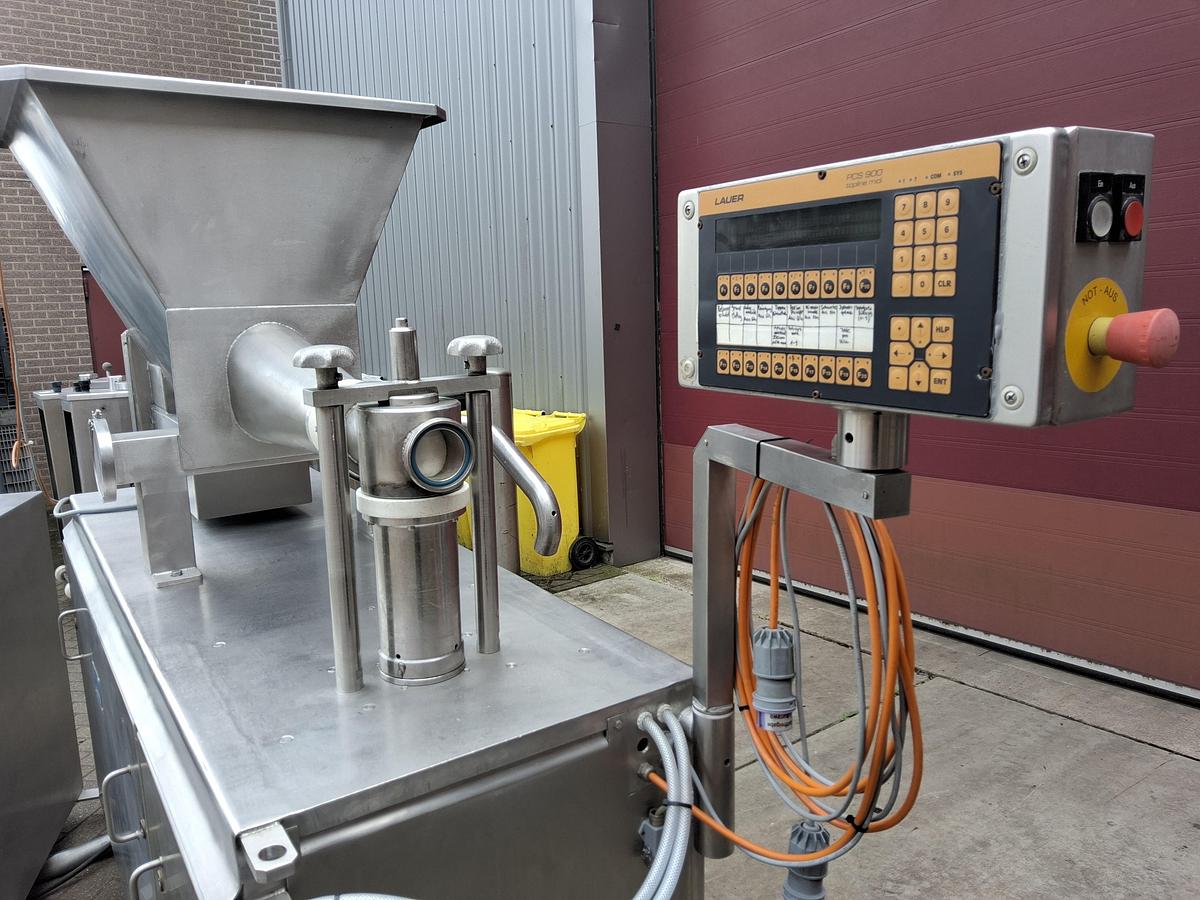 Gebruikt Piston dosing machine with infeed auger leonhardt ag-1 dpe 150 S