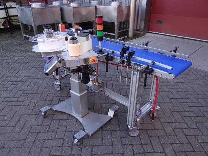 Used Videojet carton labeler with coder