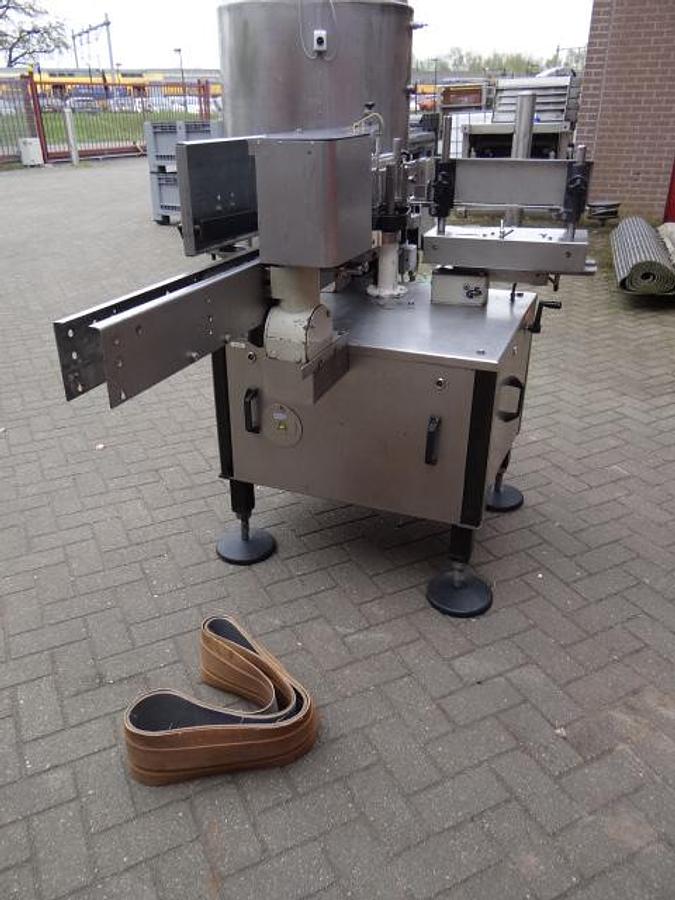 Gebruikt Krones rotina wetglue labeler