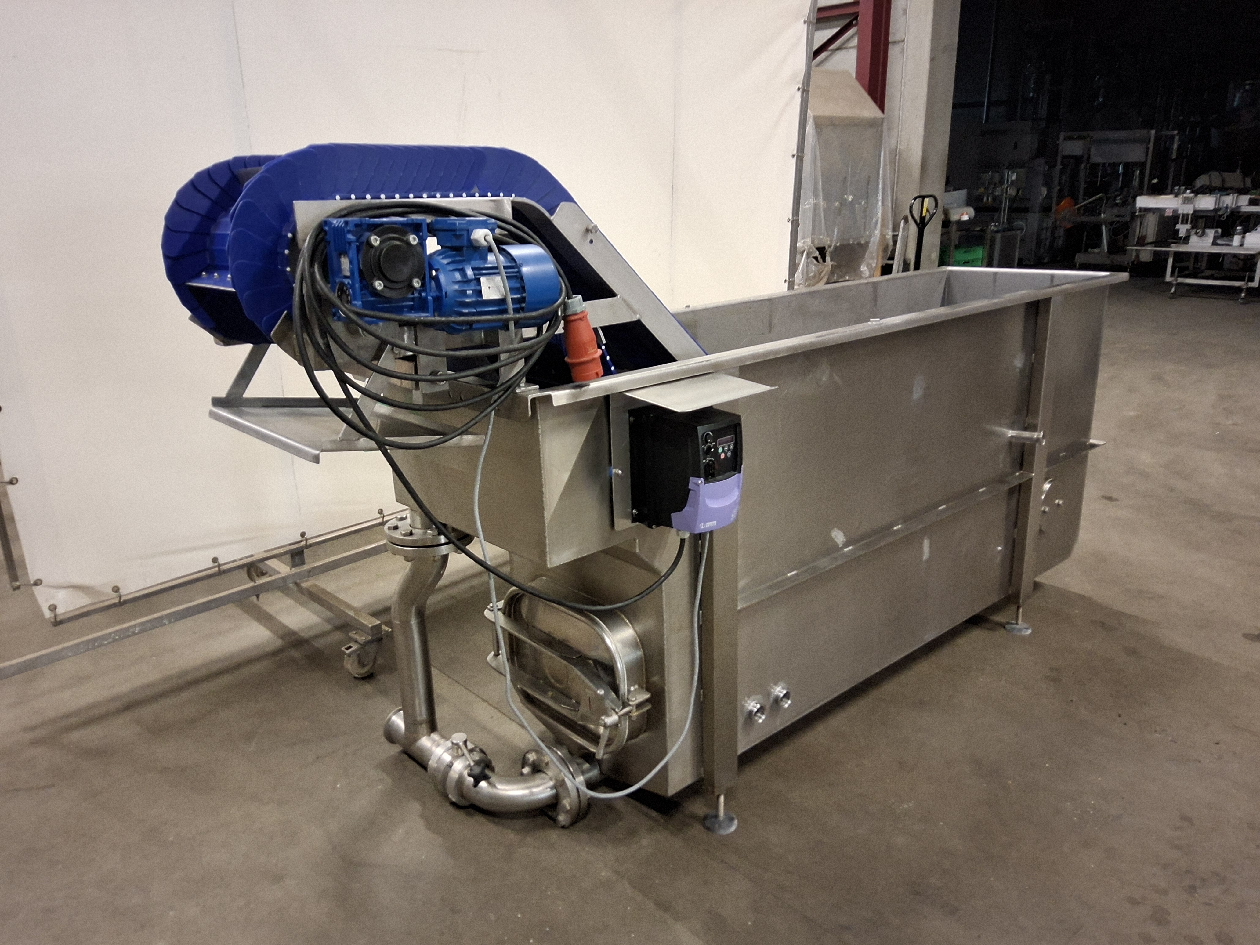 Gebruikt Washer with outfeed conveyor