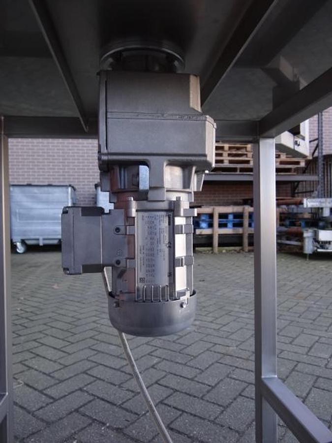 Gebruikt Stainless steel turntable with invertor 1300mm diameter