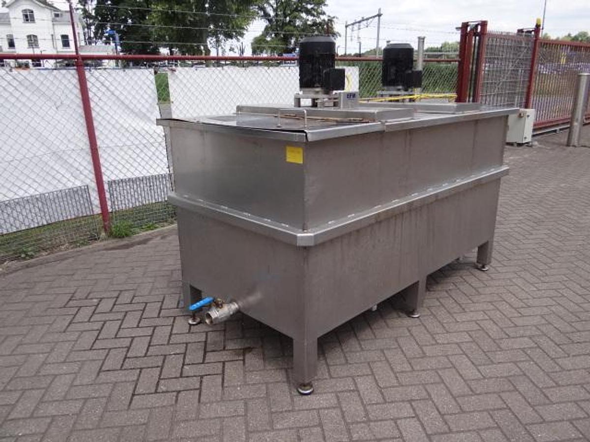 Gebruikt Brine mixing tank with double agitator