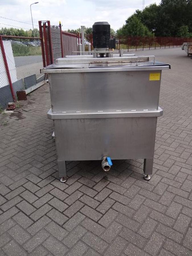 Gebruikt Brine mixing tank with double agitator