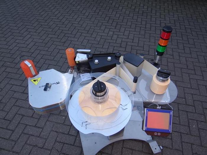 Used Videojet carton labeler with coder