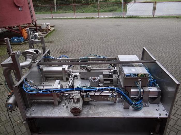 Used 2 station piston filler 5ltr