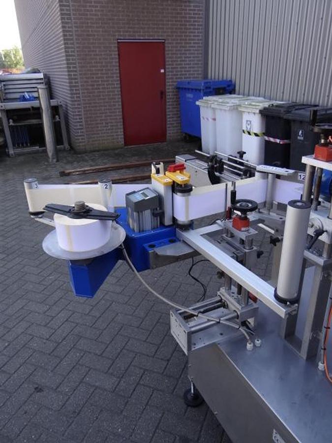 Gebruikt Automatic selfadhesive labeler spot or wrap around