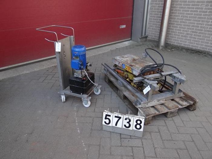Used Staal hefplateau met verrijdbare hydro unit