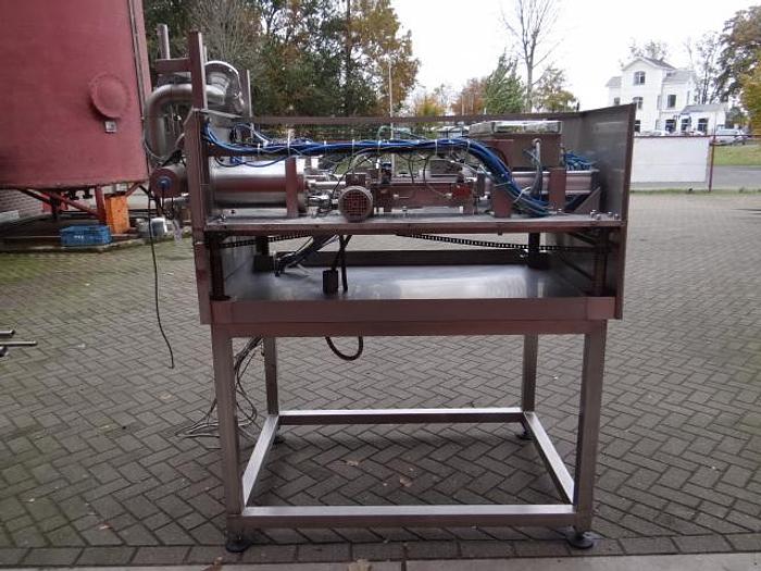 Used 2 station piston filler 5ltr